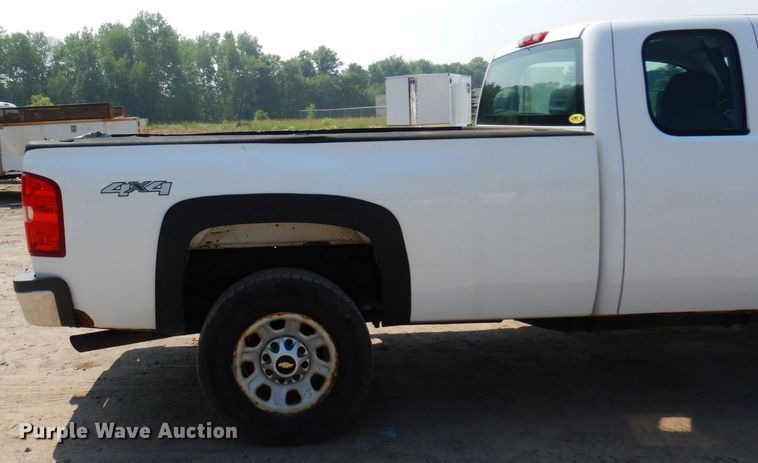 image for item AF9646 2013 Chevrolet 3500HD  Ext. Cab pickup truck