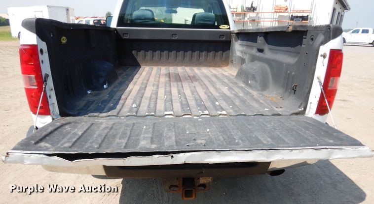 image for item AF9646 2013 Chevrolet 3500HD  Ext. Cab pickup truck