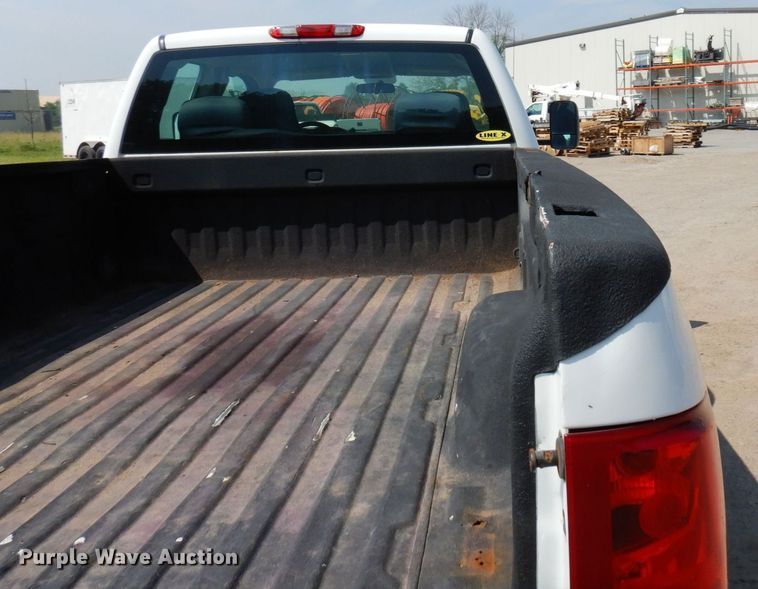 image for item AF9646 2013 Chevrolet 3500HD  Ext. Cab pickup truck