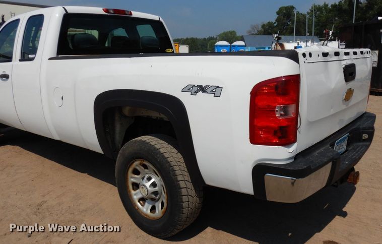 image for item AF9646 2013 Chevrolet 3500HD  Ext. Cab pickup truck