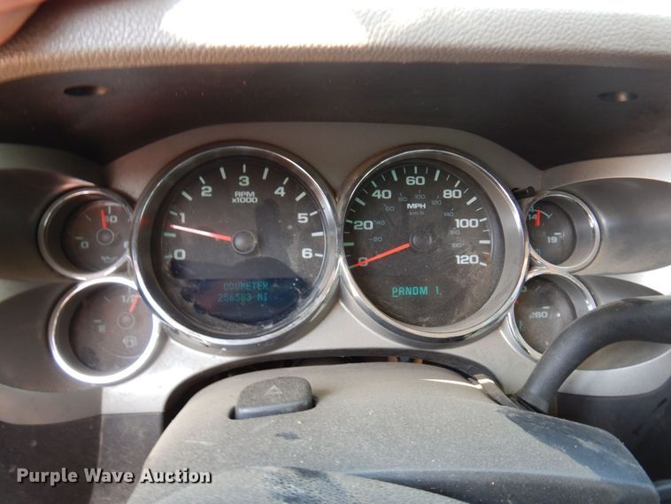 image for item AF9646 2013 Chevrolet 3500HD  Ext. Cab pickup truck