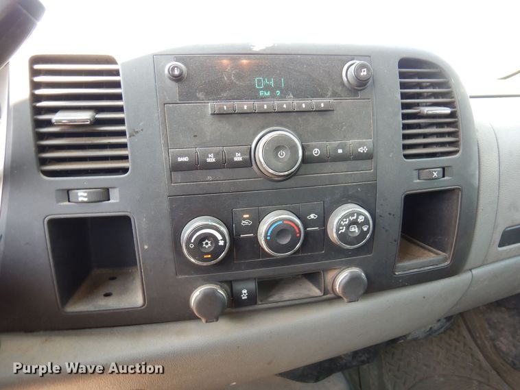 image for item AF9646 2013 Chevrolet 3500HD  Ext. Cab pickup truck