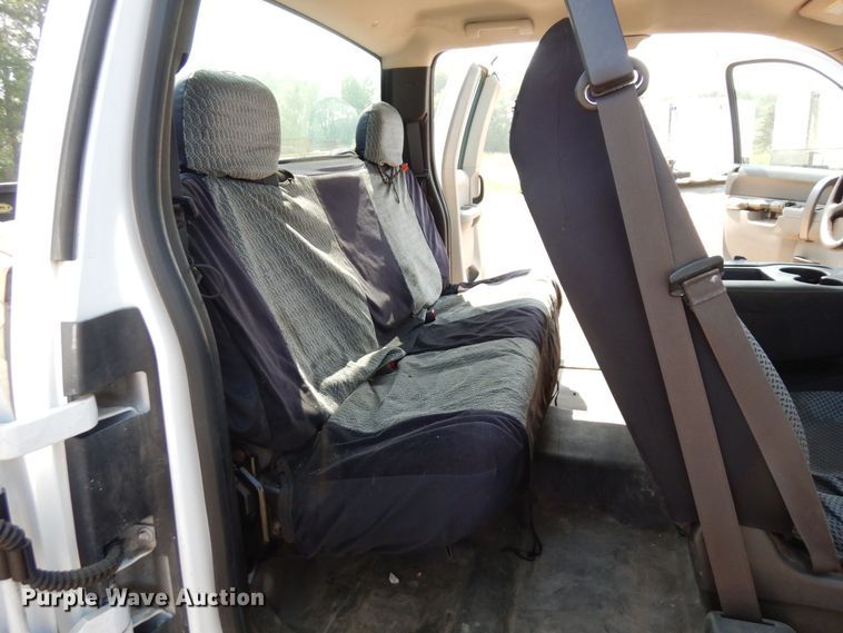 image for item AF9646 2013 Chevrolet 3500HD  Ext. Cab pickup truck