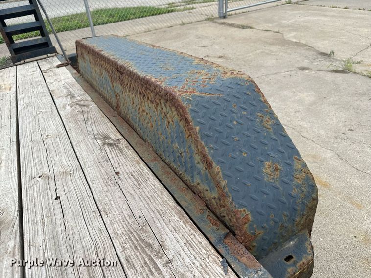 image for item AF9648 2011 Load Trail  equipment trailer