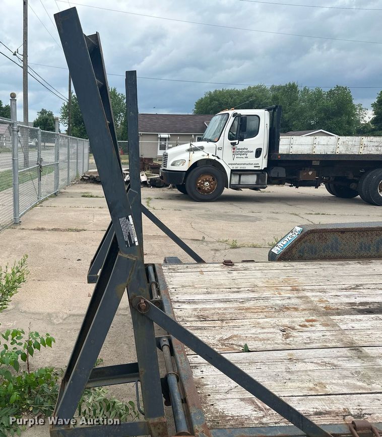 image for item AF9648 2011 Load Trail  equipment trailer