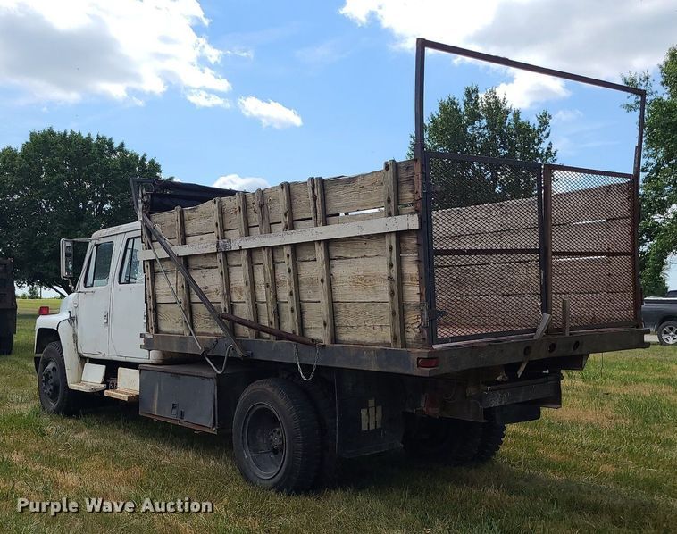 image for item BR9789 1982 International 1754  Crew Cab dump flatbed truck