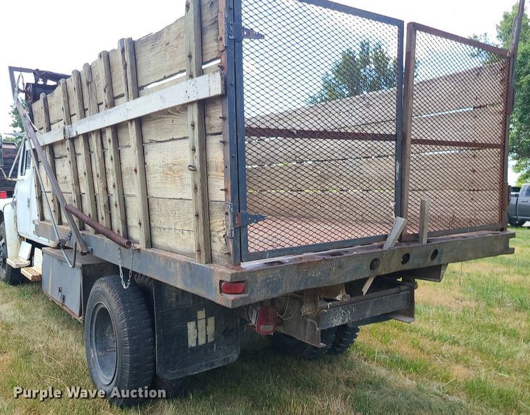 image for item BR9789 1982 International 1754  Crew Cab dump flatbed truck