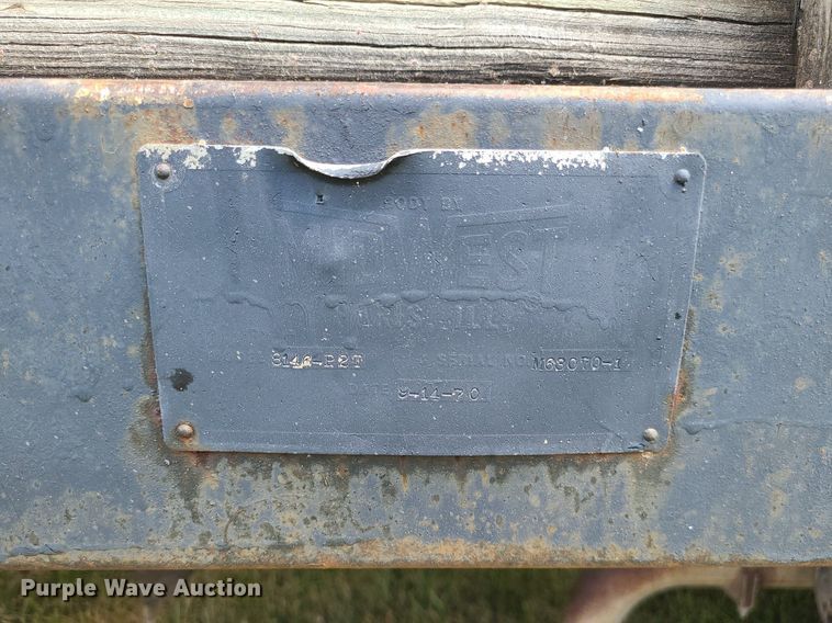 image for item BR9789 1982 International 1754  Crew Cab dump flatbed truck