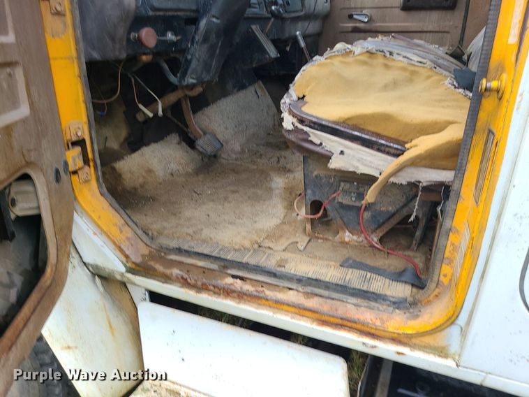 image for item BR9789 1982 International 1754  Crew Cab dump flatbed truck