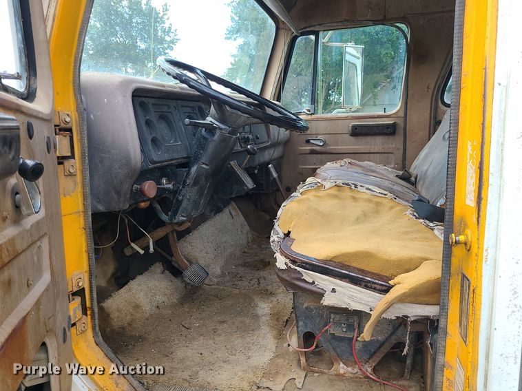 image for item BR9789 1982 International 1754  Crew Cab dump flatbed truck