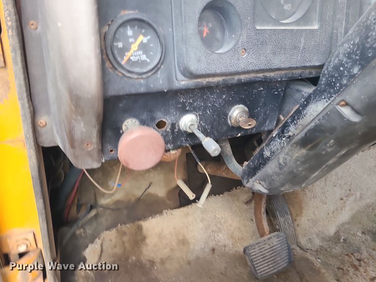 image for item BR9789 1982 International 1754  Crew Cab dump flatbed truck