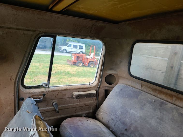 image for item BR9789 1982 International 1754  Crew Cab dump flatbed truck