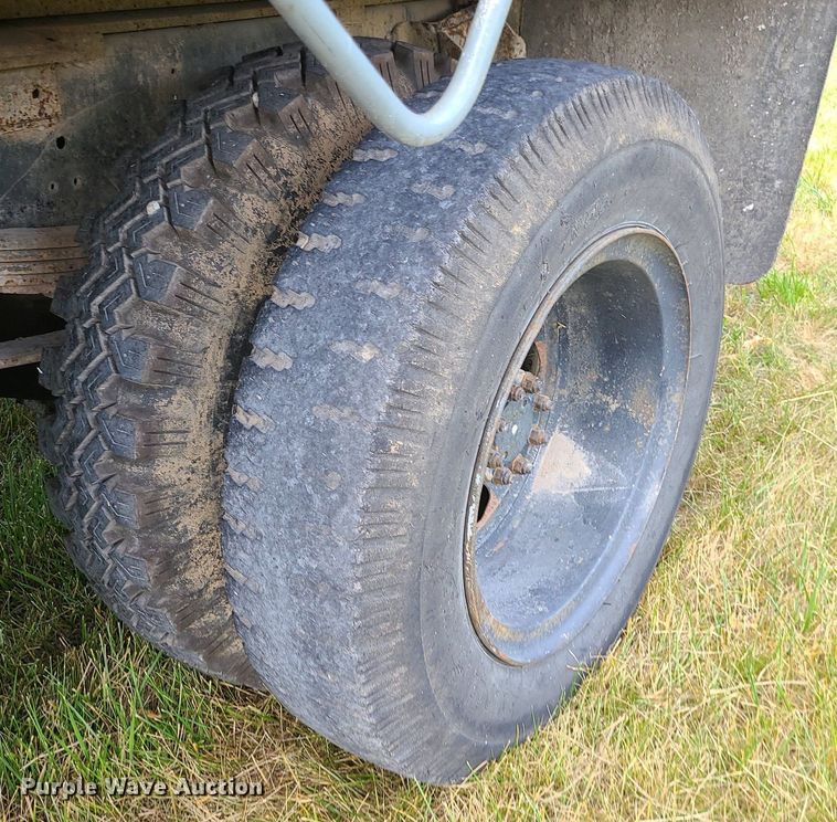 image for item BR9789 1982 International 1754  Crew Cab dump flatbed truck