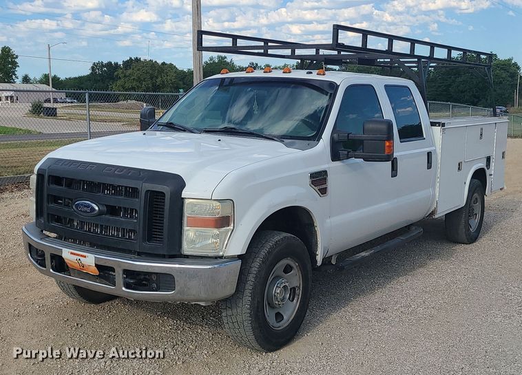 image for item BR9795 2008 Ford  F350 Super Duty  Crew Cab utility bed pickup truck