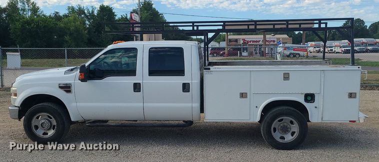 image for item BR9795 2008 Ford  F350 Super Duty  Crew Cab utility bed pickup truck