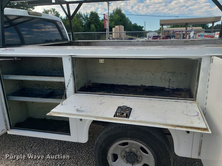 image for item BR9795 2008 Ford  F350 Super Duty  Crew Cab utility bed pickup truck