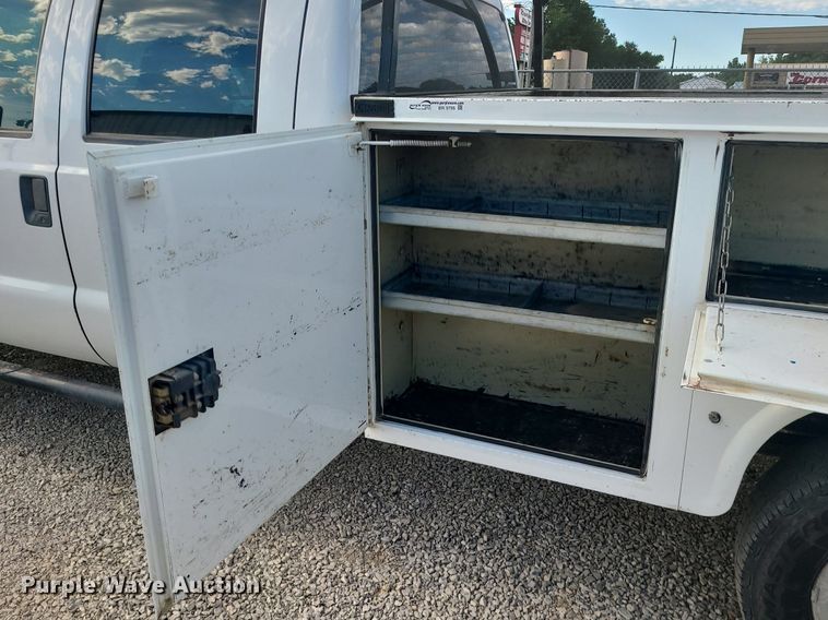 image for item BR9795 2008 Ford  F350 Super Duty  Crew Cab utility bed pickup truck