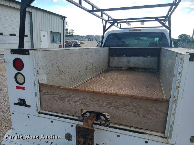 image for item BR9795 2008 Ford  F350 Super Duty  Crew Cab utility bed pickup truck