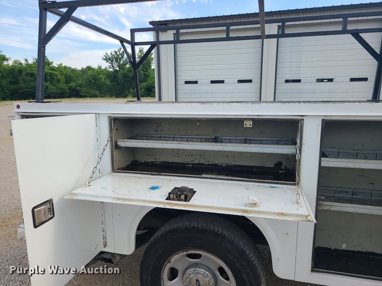 image for item BR9795 2008 Ford  F350 Super Duty  Crew Cab utility bed pickup truck