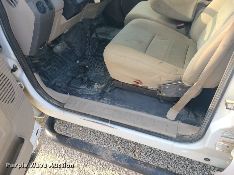 image for item BR9795 2008 Ford  F350 Super Duty  Crew Cab utility bed pickup truck