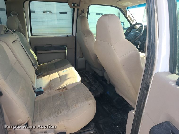 image for item BR9795 2008 Ford  F350 Super Duty  Crew Cab utility bed pickup truck