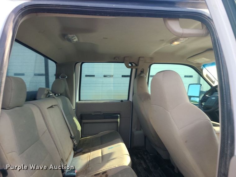 image for item BR9795 2008 Ford  F350 Super Duty  Crew Cab utility bed pickup truck