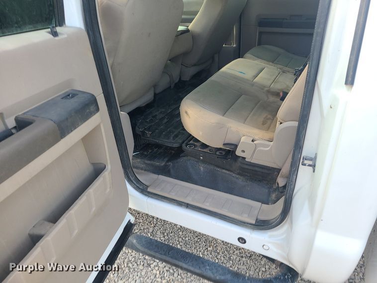 image for item BR9795 2008 Ford  F350 Super Duty  Crew Cab utility bed pickup truck