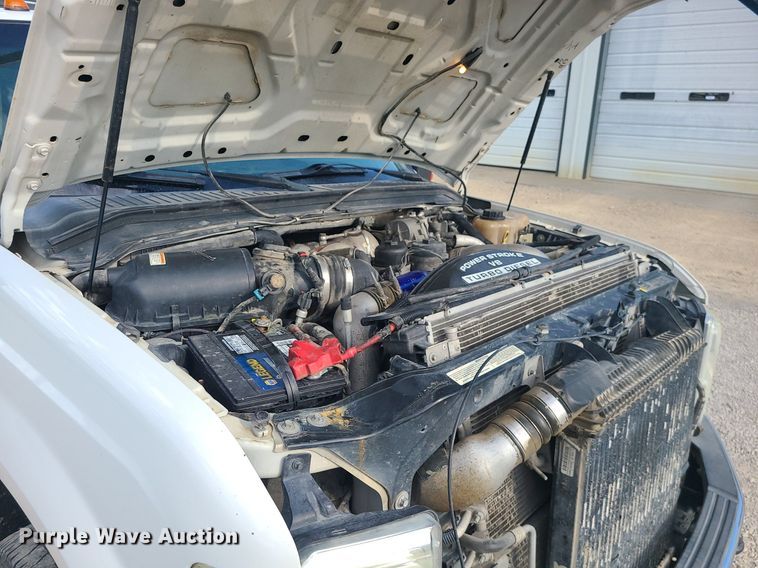 image for item BR9795 2008 Ford  F350 Super Duty  Crew Cab utility bed pickup truck