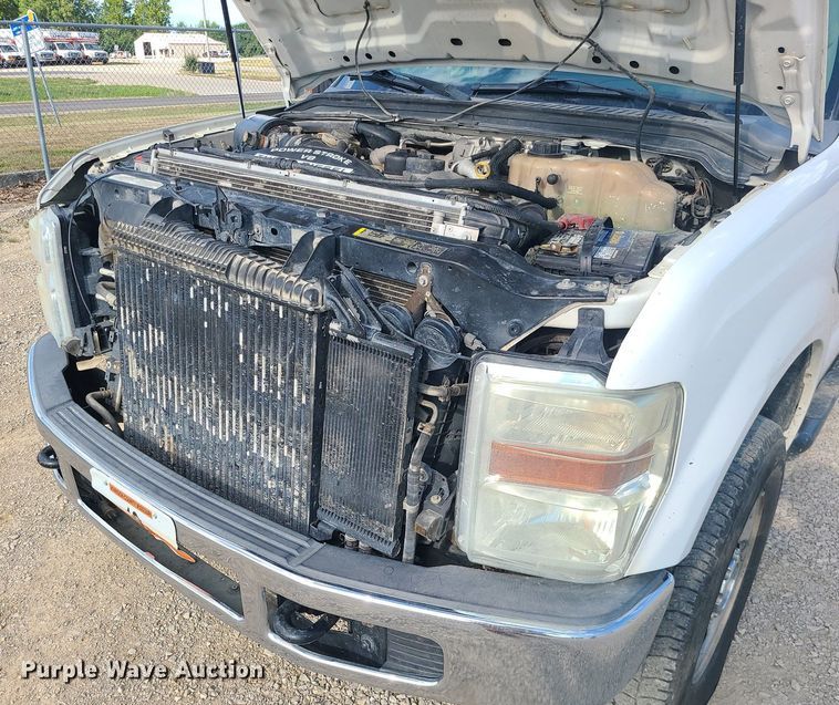 image for item BR9795 2008 Ford  F350 Super Duty  Crew Cab utility bed pickup truck