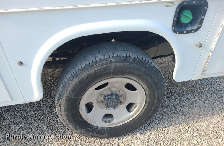 image for item BR9795 2008 Ford  F350 Super Duty  Crew Cab utility bed pickup truck