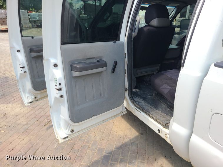 image for item BR9796 2011 Ford F250 Super Duty  Crew Cab pickup truck