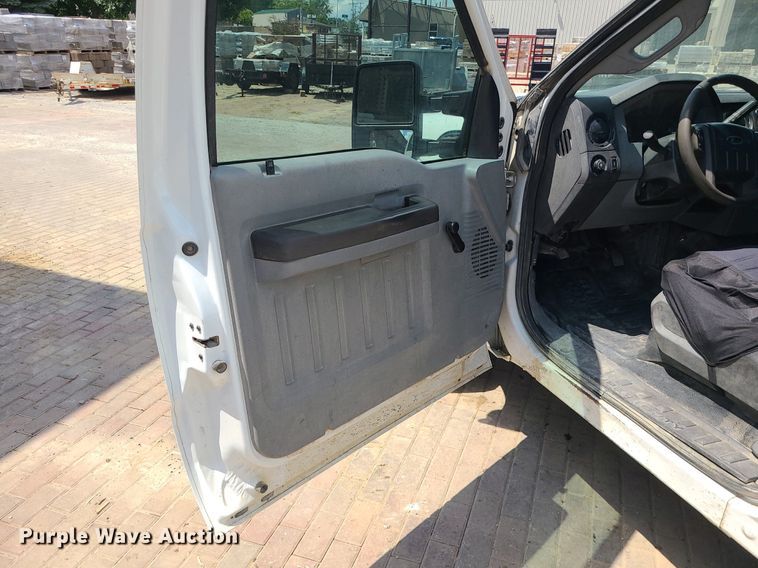 image for item BR9796 2011 Ford F250 Super Duty  Crew Cab pickup truck