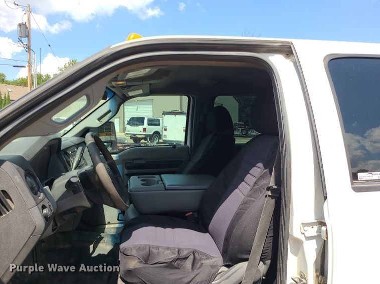 image for item BR9796 2011 Ford F250 Super Duty  Crew Cab pickup truck