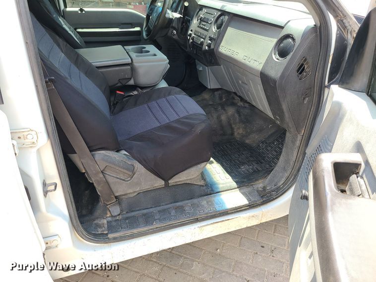 image for item BR9796 2011 Ford F250 Super Duty  Crew Cab pickup truck