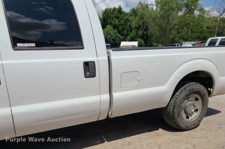 image for item BR9796 2011 Ford F250 Super Duty  Crew Cab pickup truck