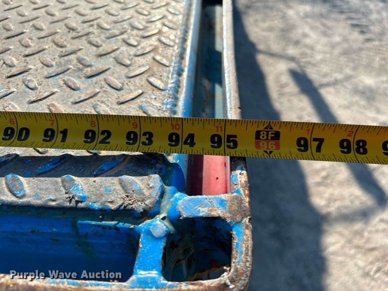 image for item DI7886 2002 International 4300  flatbed truck