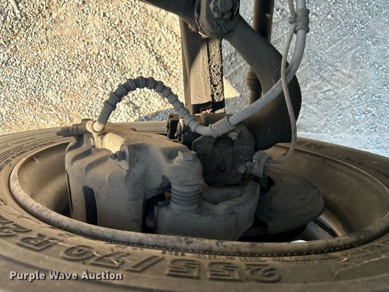 image for item DI7886 2002 International 4300  flatbed truck