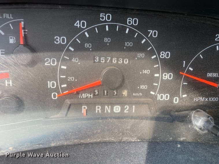 image for item DJ6182 2000 Ford F250 Super Duty XLT  Crew Cab flatbed pickup truck