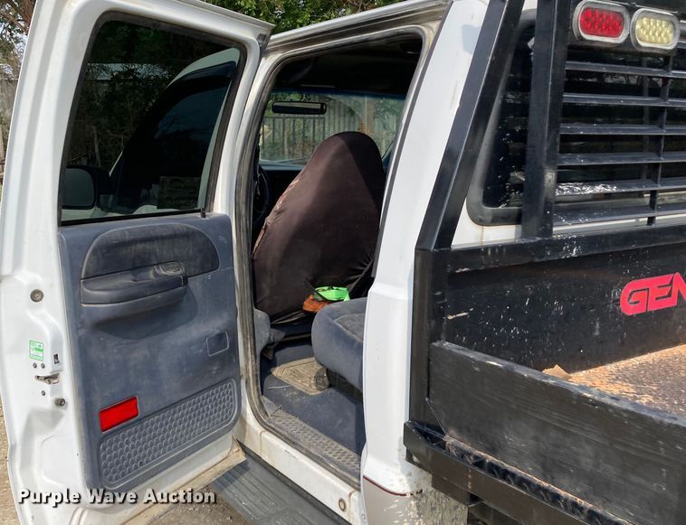 image for item DJ6182 2000 Ford F250 Super Duty XLT  Crew Cab flatbed pickup truck