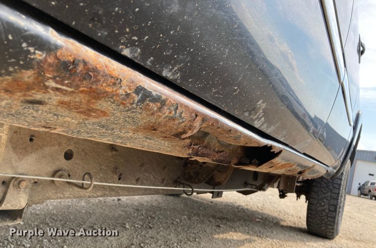 image for item DJ6183 2003 GMC Sierra 2500HD  Crew Cab pickup truck