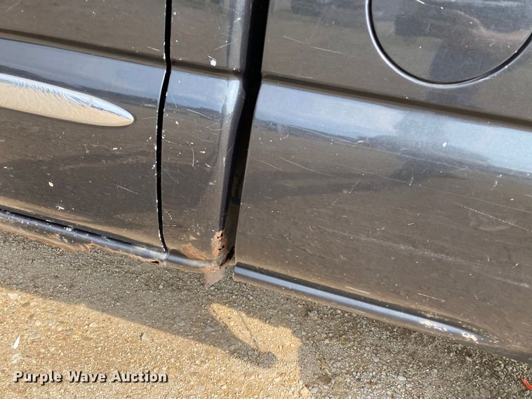 image for item DJ6183 2003 GMC Sierra 2500HD  Crew Cab pickup truck