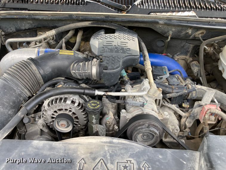 image for item DJ6183 2003 GMC Sierra 2500HD  Crew Cab pickup truck