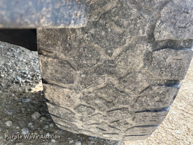 image for item DJ6183 2003 GMC Sierra 2500HD  Crew Cab pickup truck