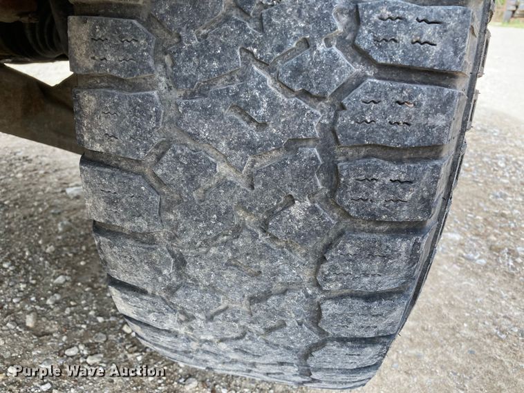 image for item DJ6183 2003 GMC Sierra 2500HD  Crew Cab pickup truck