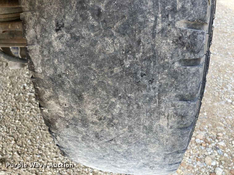 image for item DJ6183 2003 GMC Sierra 2500HD  Crew Cab pickup truck