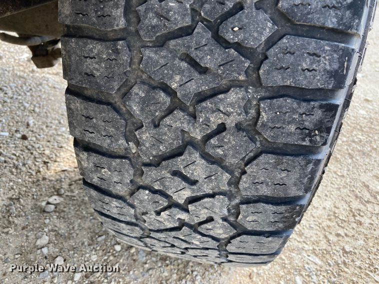 image for item DJ6183 2003 GMC Sierra 2500HD  Crew Cab pickup truck