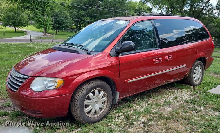 image for item DK1971 2005 Chrysler Town & County Touring  van