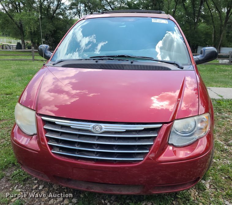 image for item DK1971 2005 Chrysler Town & County Touring  van