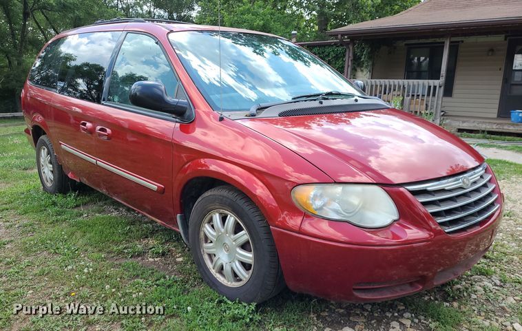 image for item DK1971 2005 Chrysler Town & County Touring  van