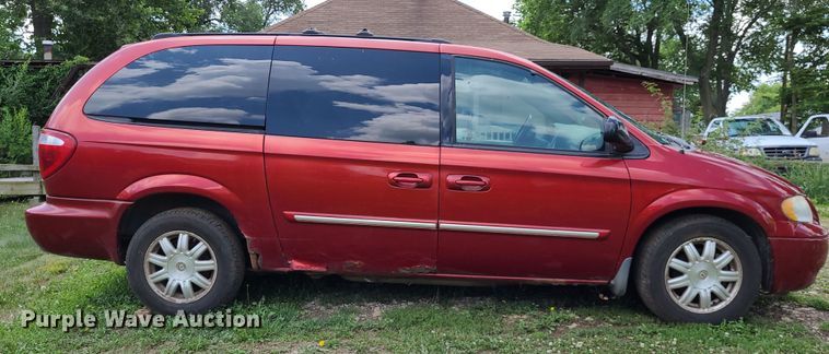 image for item DK1971 2005 Chrysler Town & County Touring  van